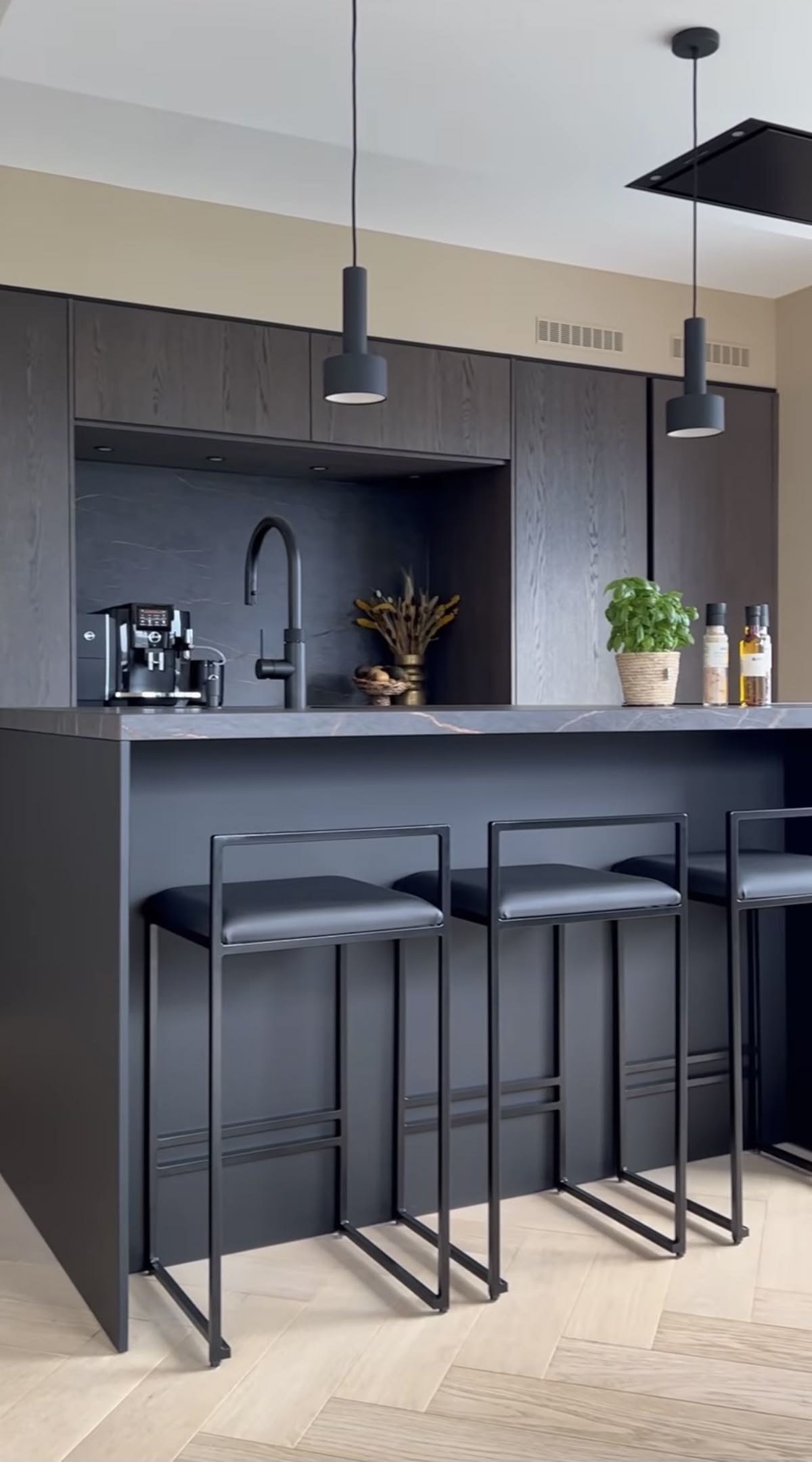 6a0910b1d13a28388a5f80abe330186a